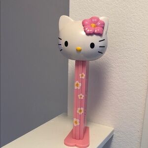 Hello Kitty 2013 NWOT Giant Pez Dispenser Pink Floral Limited Edition